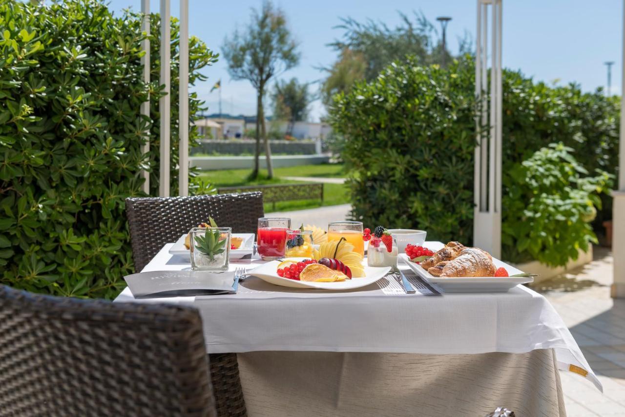 Hotel Riviera Milano Marittima Esterno foto
